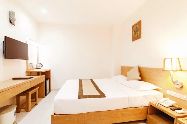 Standard, Double Bed, No Window، Gia Vien Hotel 1/2