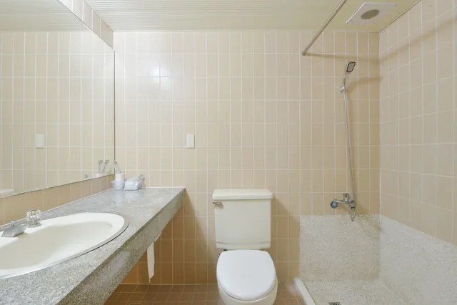 1 Bedroom, Economy, Double Bed, No Window, Back Home Hotel 2/2