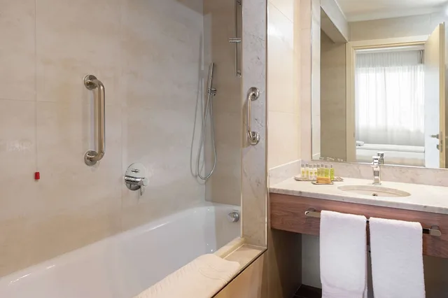 Suite, 2 Double Beds, Bathtub, DoubleTree by Hilton Brescia 1/1