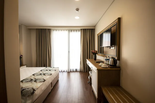 Standard, Single, Eliza Hotel 2/7