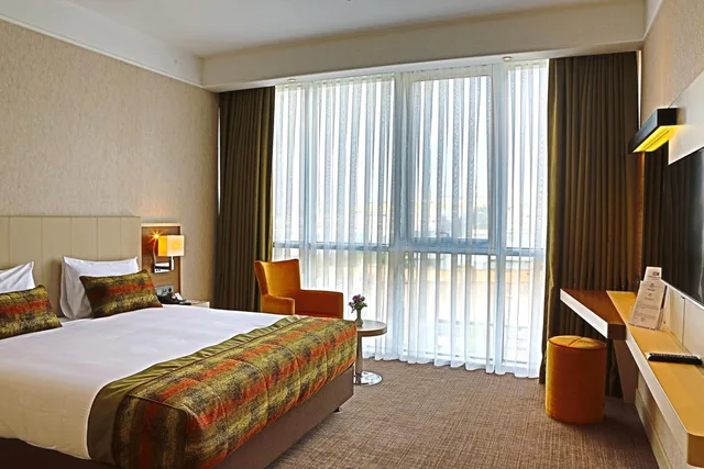 غرفة كبيرة بسرير مزدوج، Hm Commerce Hotel 7/10