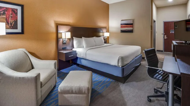 غرفة بسرير كينج لذوي الإعاقة، Best Western St. Louis Airport North Hotel & Suite 6/10