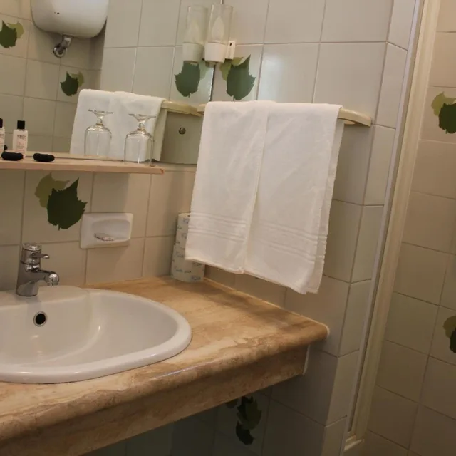 غرفة رباعية، Hotel Venezia Vasto 4/4