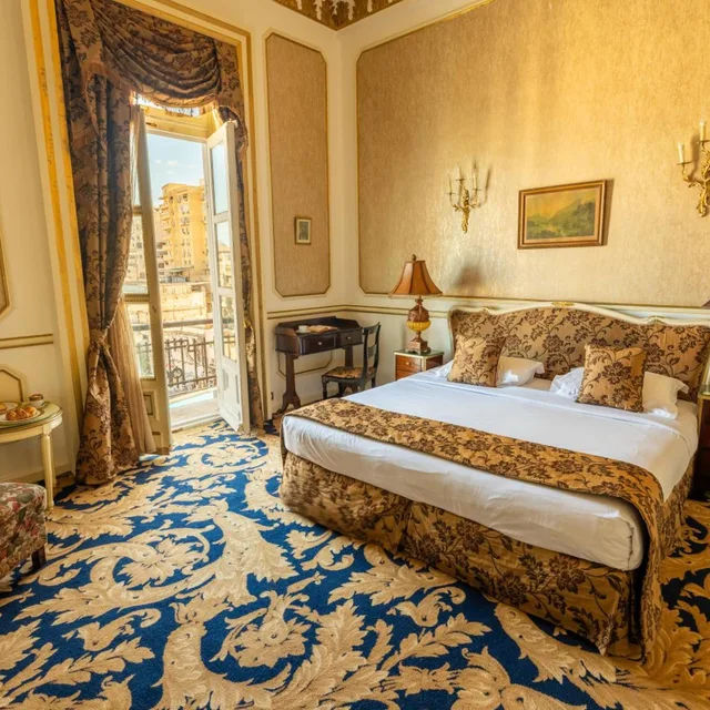 Gold, Junior Suite, King Bed, Partial Sea View، Le Metropole Luxury Heritage Hotel Since 1902 by Paradise Inn Group 1/2