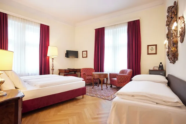 غرفة قياسية ثلاثية، Regina Hotel 1/10