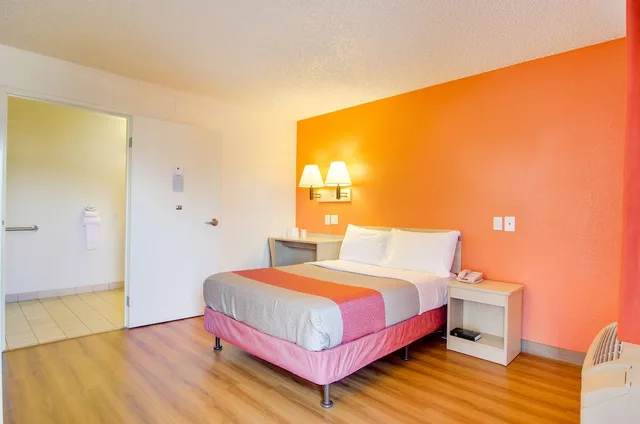 غرفة ديلوكس بسرير مزدوج لذوي الإعاقة، Motel6 Tacoma, WA - Fife 2/6