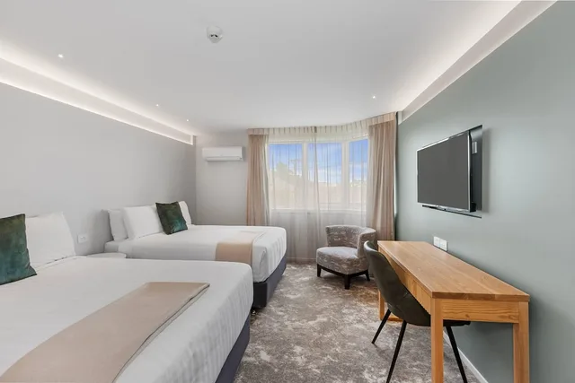 Upgrade, 2 Double Beds، Hotel Elms Christchurch, Ascend Hotel Collection 2/9