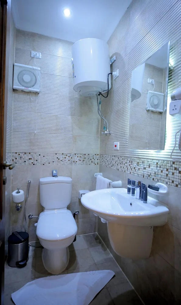 غرفة سوبيريور بسرير كينج، Cairo Taj Dokki Families Tower Hotel 8/10