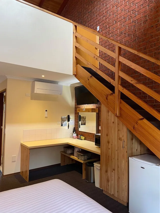 Town House, 3 Beds, Queen Bed, Aat 28 Goldsmith Motel 4/5