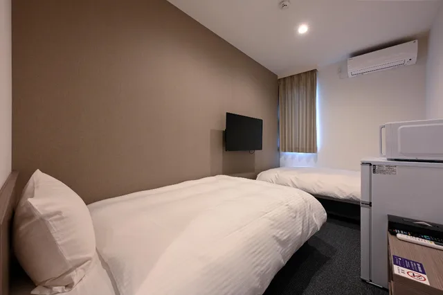 غرفة بسريرين منفصلين، HOTEL R9 The Yard Ashikagafukutomi 2/2