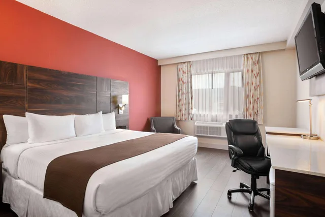غرفة بسرير مزدوج، Baymont by Wyndham Medicine Hat 2/5