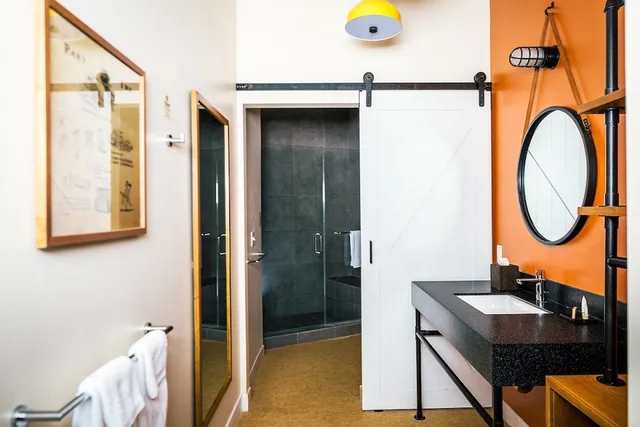 Lodge, Suite، Rush Creek Lodge at Yosemite 2/2