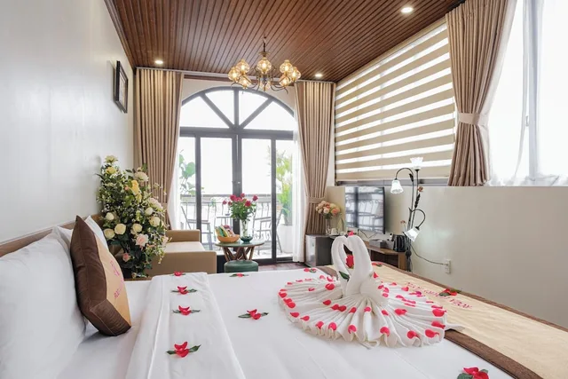 جناح استوديو تنفيذي بسرير كوين، Roza Palace 5/8