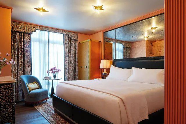 Twin Beds, The Fifth Avenue Hotel 1/4