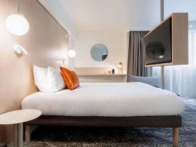 Studio, Queen Bed, Novotel Paris 13 Porte d Italie 1/10
