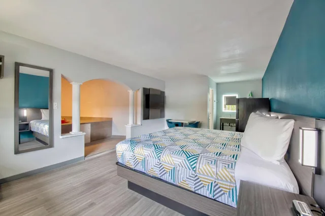 غرفة بسرير كينج بجاكوزي، Studio6 Jackson, MS - I-55 3/8
