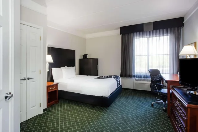 غرفة بسرير مزدوج لذوي الإعاقة، La Quinta Inn & Suites by Wyndham Melbourne Viera 4/9