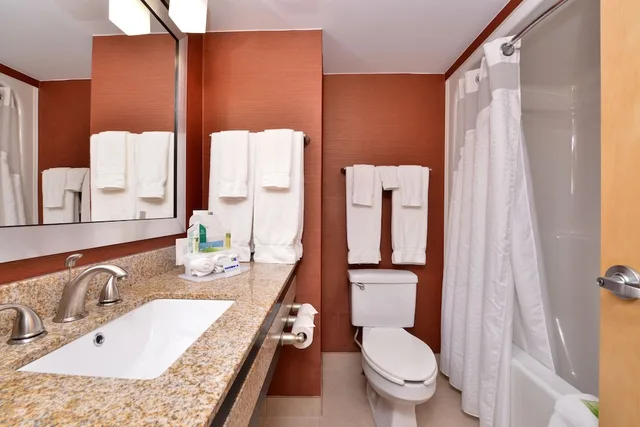 Suite, 2 Queen Beds, Bay View, Sofa، Holiday Inn Express Hotel And Suites Ocean City 3/3