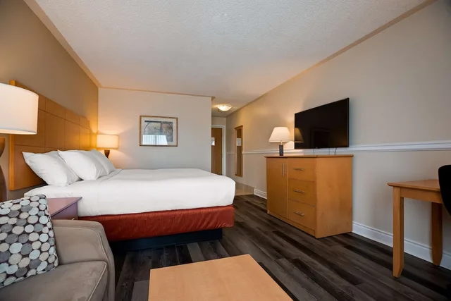 غرفة قياسية بسرير كينج، Best Western Smiths Falls Hotel 4/10