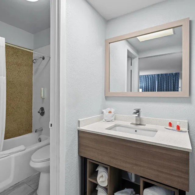 غرفة رباعية، Econo Lodge Daytona Beach - Speedway 5/5