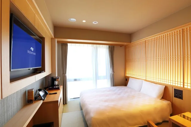 غرفة بسرير كوين وسريرين منفصلين تُحدَّد حسب التوفر، Henn na Hotel Premier Kyoto Gojo Karasuma 1/4