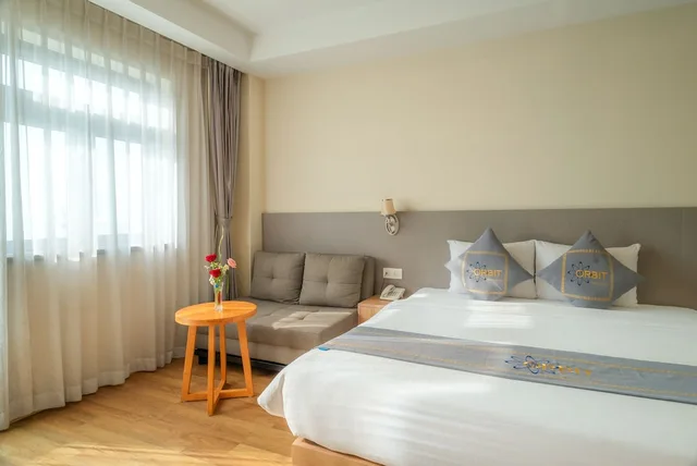 غرفة عائلية ثلاثية بإطلالة على البحر، Orbit Hotel 1/6