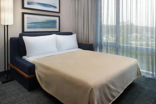 غرفة قياسية بسرير كينج، Courtyard BY Marriott Atlanta Covington 1/5