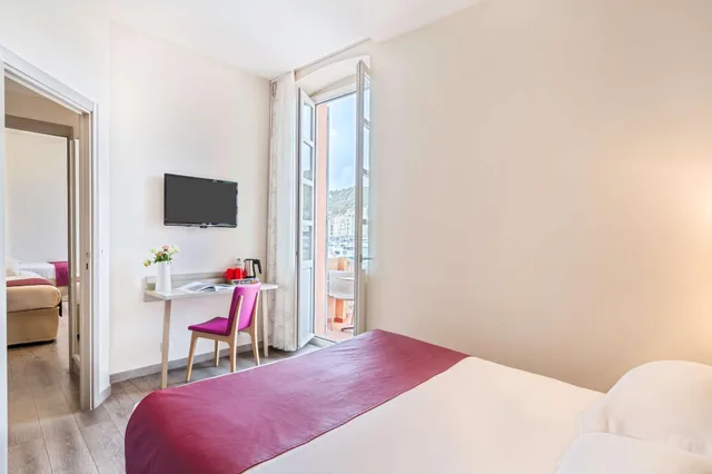 Family, Multiple Beds، Best Western Hotel Du Roy D'aragon 2/4