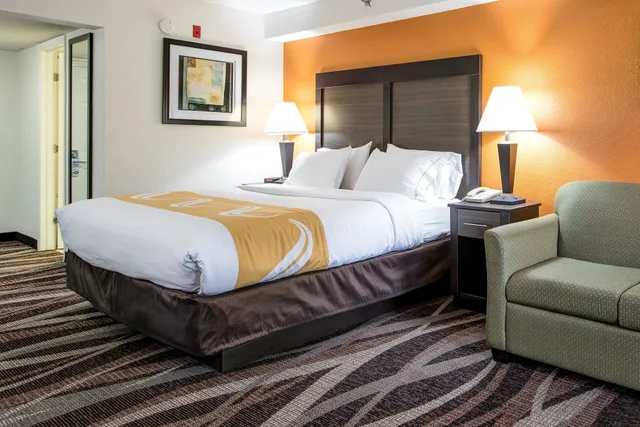 غرفة بسرير كينج، Quality Inn Creekside - Downtown Gatlinburg 1/10