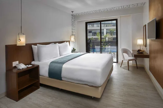 Deluxe, King Bed, Smoking, Quest Hotel Tagaytay City 1/2