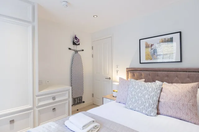 شقة ديلوكس بسرير مزدوج بغرفة نوم واحدة مع أريكة، Urban Chic Covent Garden 4/8