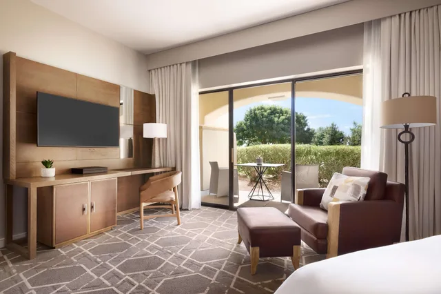 Premium, Deluxe, King Bed, Pool View, Balcony or Patio, Large، Fairmont Scottsdale Princess 5/10