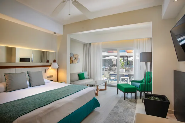 Superior Junior Suite Swim Up TPL، Catalonia Royal La Romana Adults Only All Inclusive 1/1