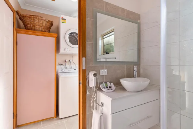 2 Bedrooms, Cottage, Swansea Cottages & Motel Suites 6/10