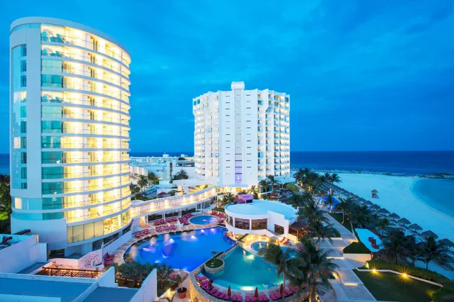 جناح ركني بإطلالة على البحر، Krystal Grand Cancun All Inclusive 1/1