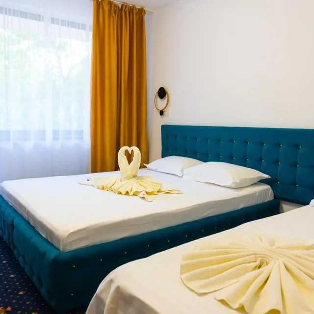 غرفة ثلاثية بشرفة، Hotel Siret 2/10