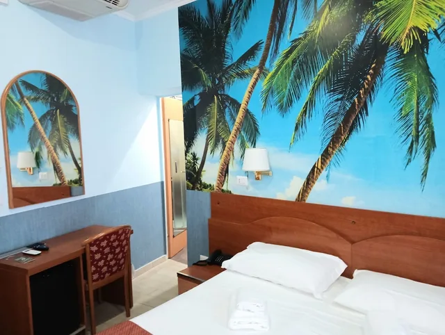 غرفة بسرير كوين بشرفة، Hotel Riviera Fiumicino 7/9