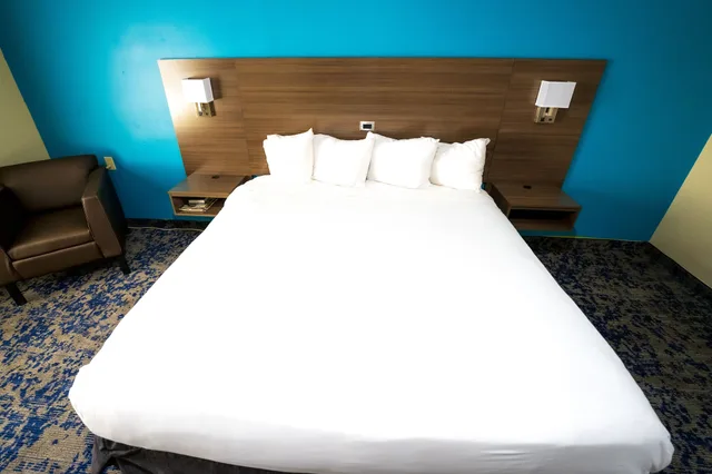 جناح بسرير كينج لذوي الإعاقة، Quality Inn & Suites Monroeville South 2/3