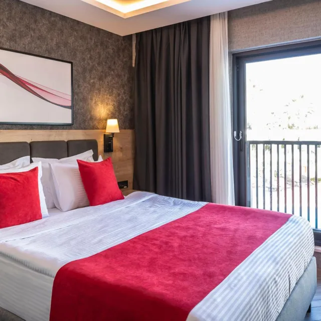Standard, French Bed, Pool Side, Balcony، Ramada by Wyndham Dalaman 7/10