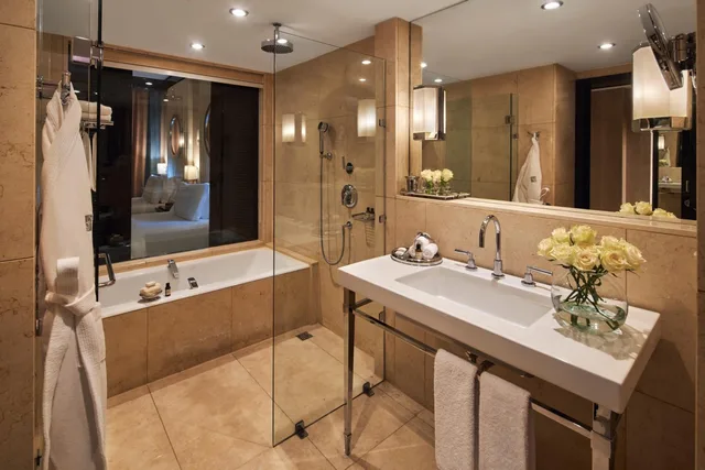 Fairmont Gold, Double Bed, River View, Lounge Access، Fairmont Nile City Hotel 7/7