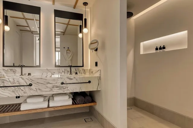 Retreat, King Bed, Resort View, with Pool، Domes Novos Santorini 2/2
