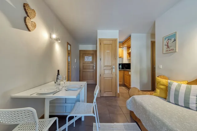 شقة عائلية بسرير مزدوج بشرفة بغرفة نوم واحدة مع أريكة، Residence & Spa Vallorcine Mont-Blanc 7/9