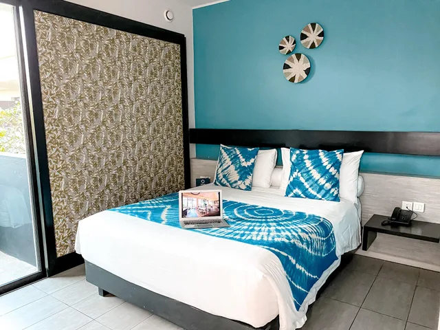 غرفة قياسية بسرير كينج وسرير كوين، Hotel Onomo Abidjan Airport 1/1