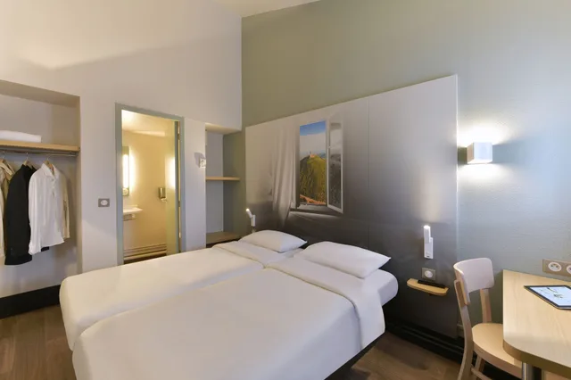 غرفة بسريرين منفصلين، B&B Hotel Clermont Ferrand Le Brezet Aeroport 2/4