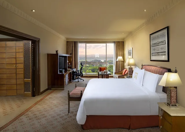 Club, King Bed, City View, Itc Kakatiya 5/10