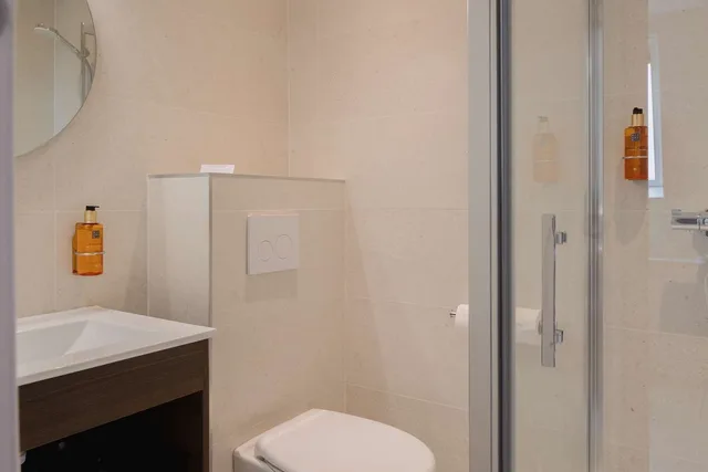 غرفة قياسية بسريرين منفصلين، Best Western Hotel De France 4/4
