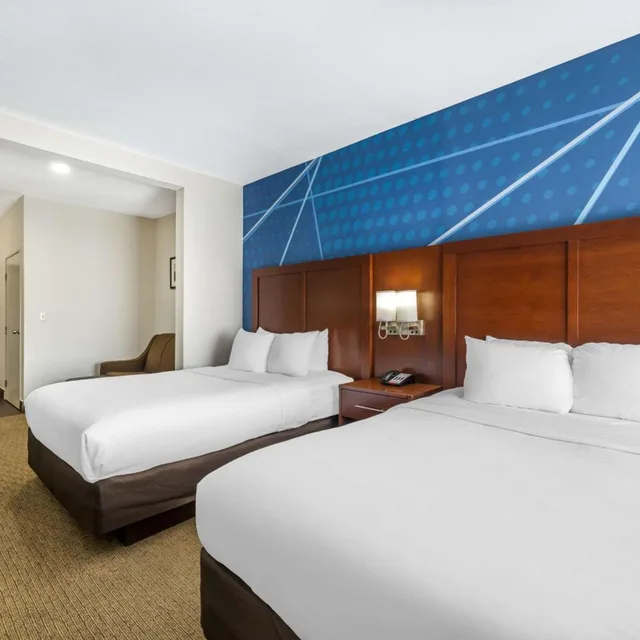 جناح بسرير كوين، Comfort Suites Omaha East-Council Bluffs 5/7