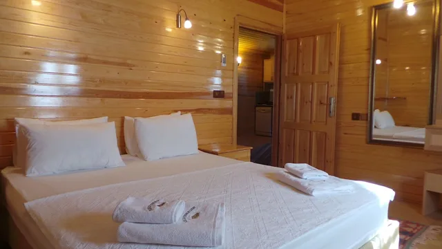 Tree House, Bungalow, 1 Double and 1 Single Bed، Mercan Bungalow 2/4