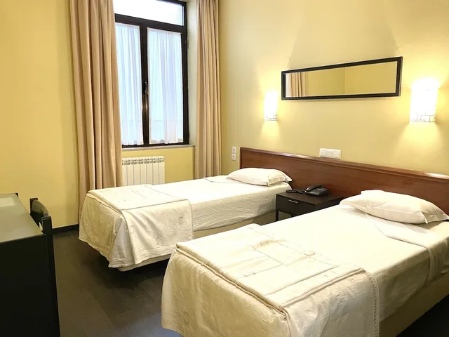 Standard, Twin Beds, Universal Hotel 1/3