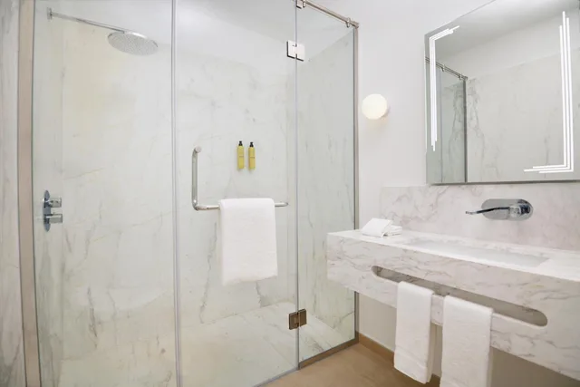 2 Bedrooms, Apartment, King and Queen Bed, City View, Element West Bay Doha 10/10